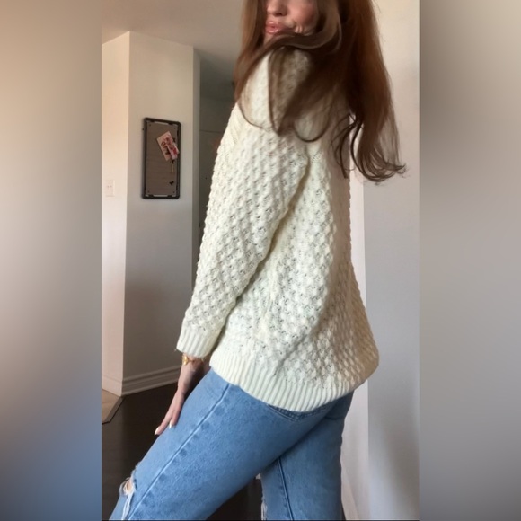H&M Cream Sweater - Picture 3 of 10